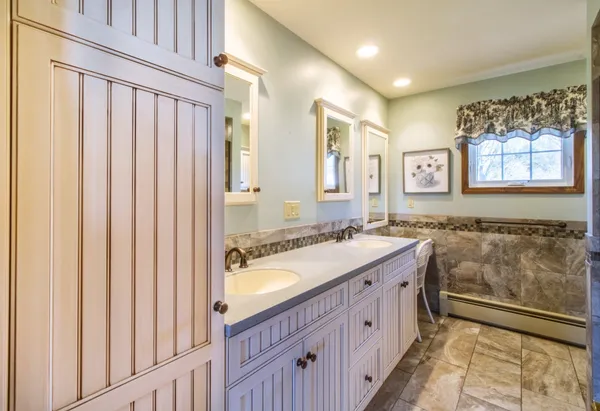 $539,900 | 99 Ingalls Drive, Irasburg, VT 05860