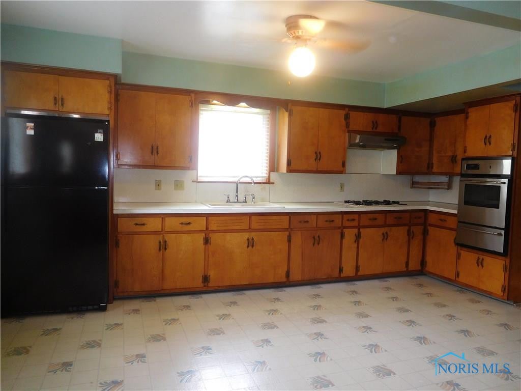 2128 Maginnis Road Oregon, OH 43616 - Photo 4 of 15 Gallery Image 4