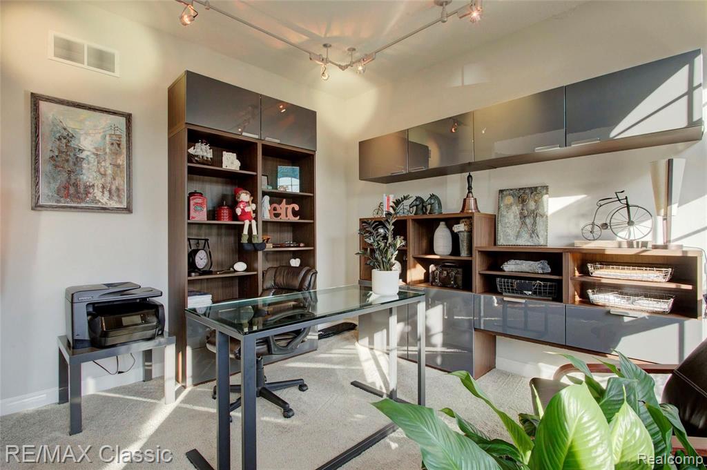 27123 Victoria Road Novi, MI 48374 - Photo 6 of 80