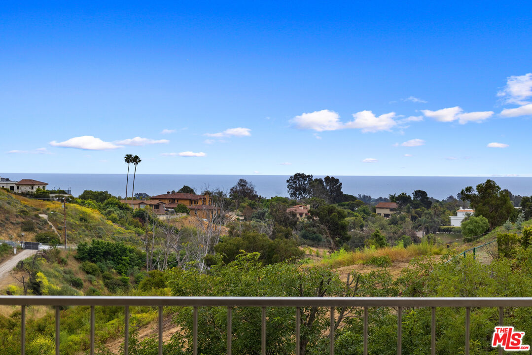 6242 Cavalleri Road Malibu, CA 90265 - Photo 7 of 20