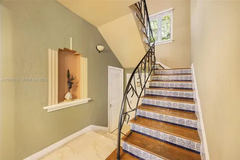 a view of entryway