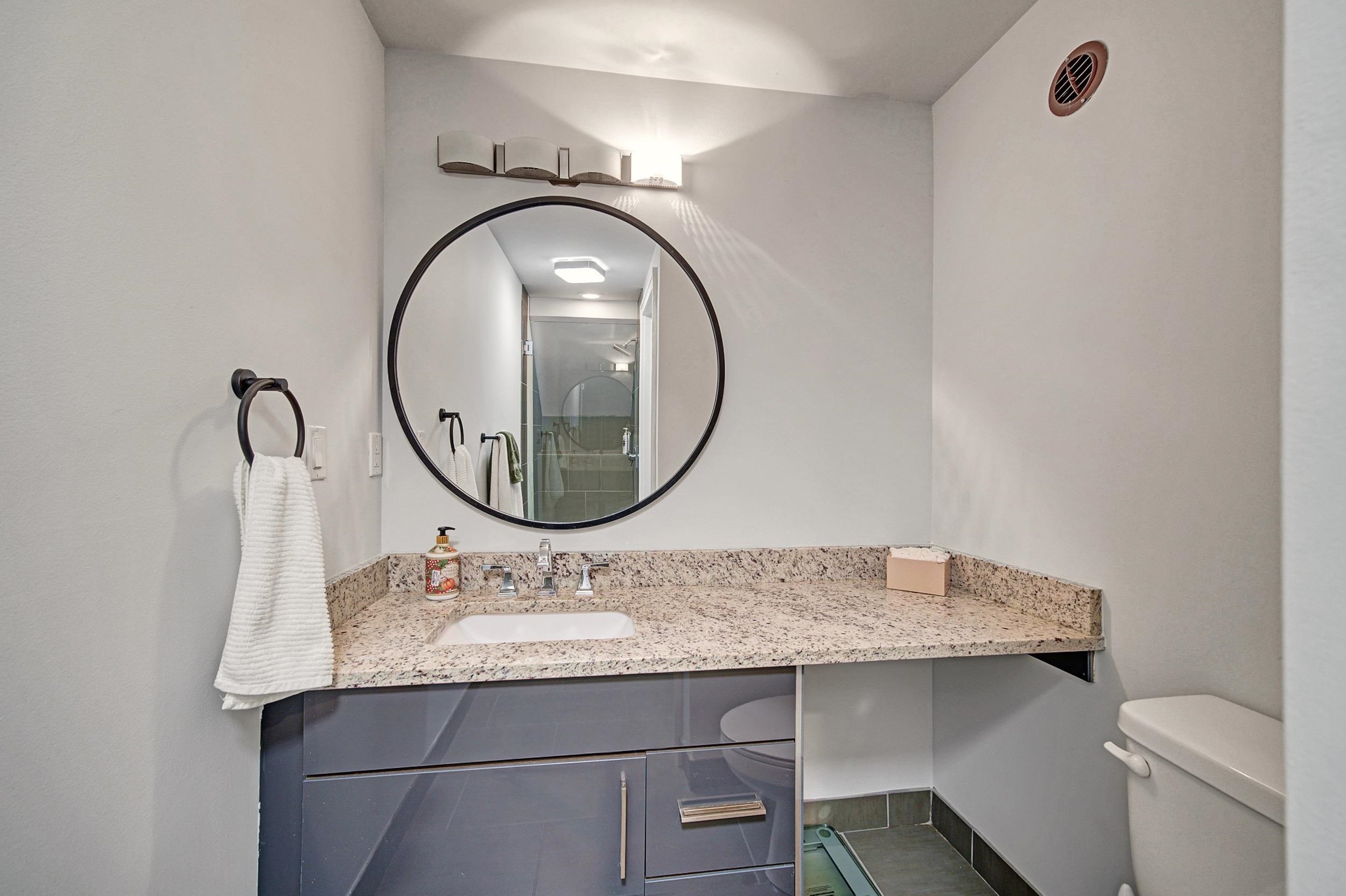 624 West 11 Mile Road Royal Oak, MI 48067 - Photo 17 of 23 50143446-afb823db-e923-4154-8147-1bb27798c434.JPG