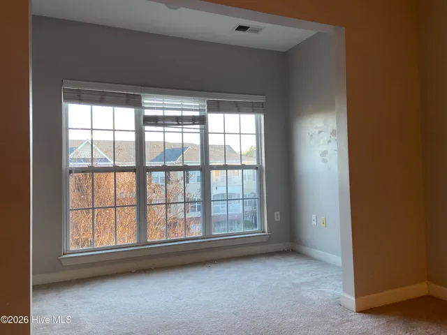 $1,350 | 2807 Bloomfield Lane, Unit 308, Wilmington, NC 28412