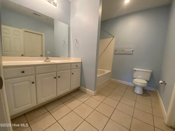 $1,300 | 2807 Bloomfield Lane, Unit 308, Wilmington, NC 28412