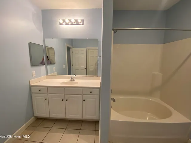 $1,350 | 2807 Bloomfield Lane, Unit 308, Wilmington, NC 28412