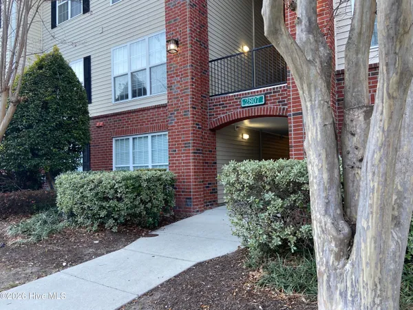 $1,300 | 2807 Bloomfield Lane, Unit 308, Wilmington, NC 28412