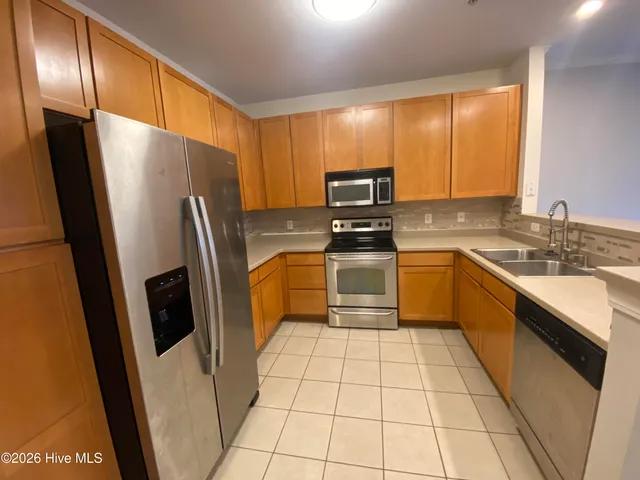 $1,350 | 2807 Bloomfield Lane, Unit 308, Wilmington, NC 28412