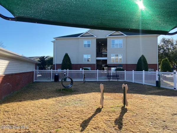 $1,300 | 2807 Bloomfield Lane, Unit 308, Wilmington, NC 28412