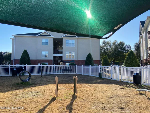 $1,300 | 2807 Bloomfield Lane, Unit 308, Wilmington, NC 28412