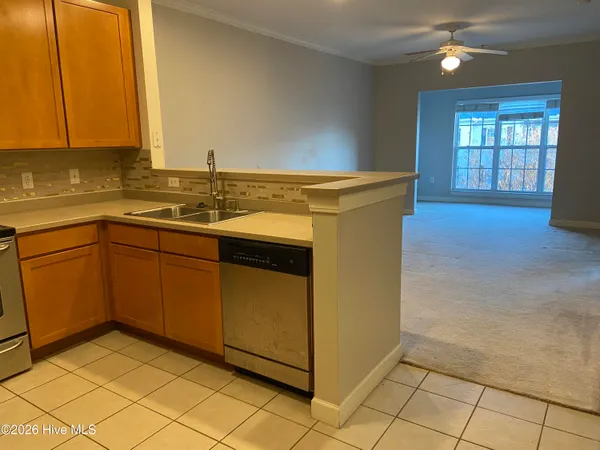 $1,300 | 2807 Bloomfield Lane, Unit 308, Wilmington, NC 28412