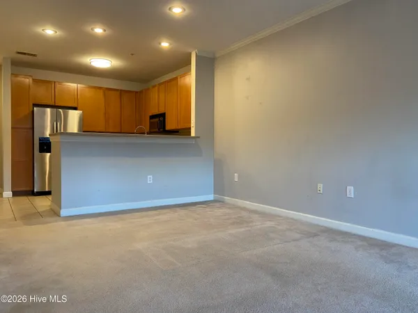 $1,300 | 2807 Bloomfield Lane, Unit 308, Wilmington, NC 28412