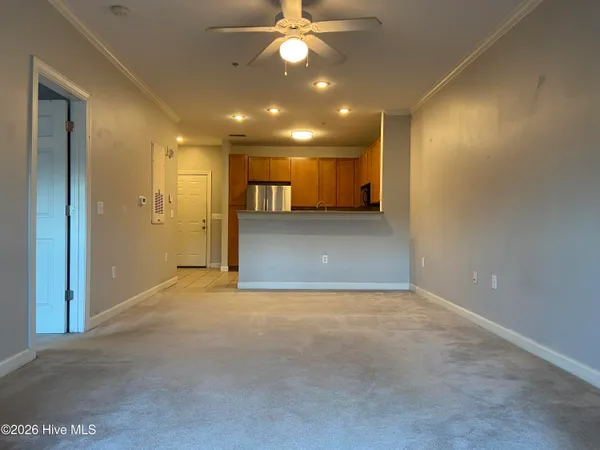 $1,300 | 2807 Bloomfield Lane, Unit 308, Wilmington, NC 28412