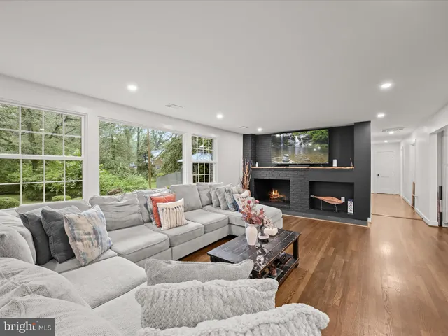 $975,000 | 4119 Woodberry Street, University Park, MD 20782