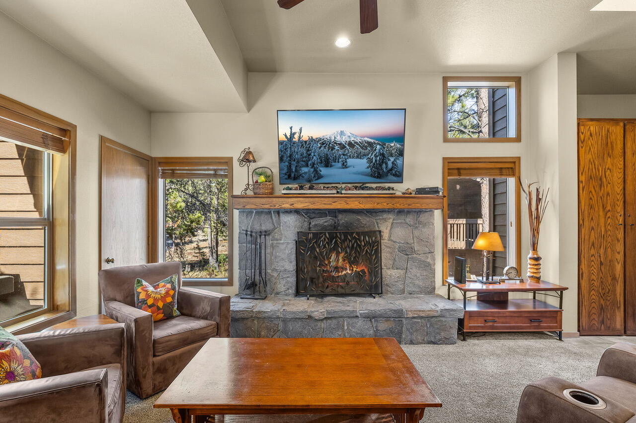 57379 Beaver Ridge Loop, Unit 30D2 Sunriver, OR 97707 - Photo 6 of 22 57379 Beaver Ridge #6