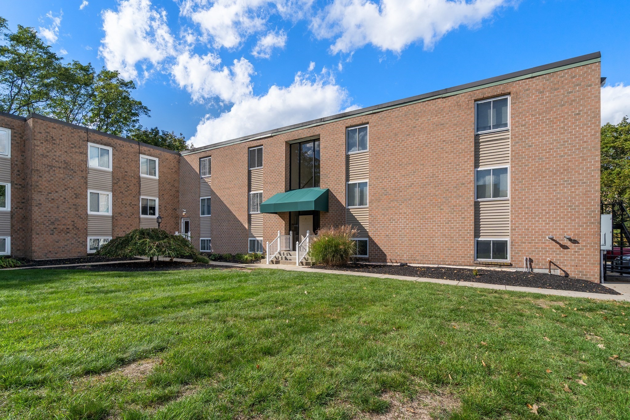 2 Main Street, Unit 18 Lincoln, RI 02838 - Photo 1 of 21 Gallery Image 1