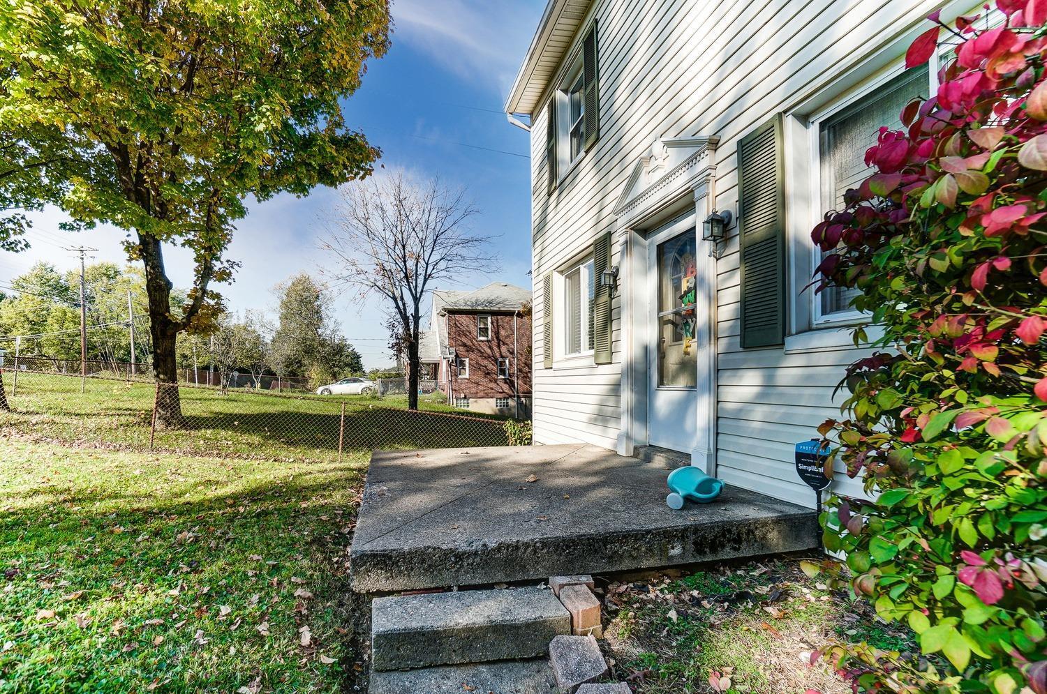 6210 Berauer Road Cincinnati, OH 45248 - Photo 6 of 22