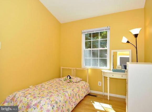 9012 Pickwick Village Terrace Silver Spring, MD 20901 - Photo 11 of 19 Bedroom