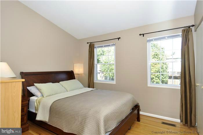 9012 Pickwick Village Terrace Silver Spring, MD 20901 - Photo 3 of 19 Bedroom (Master)