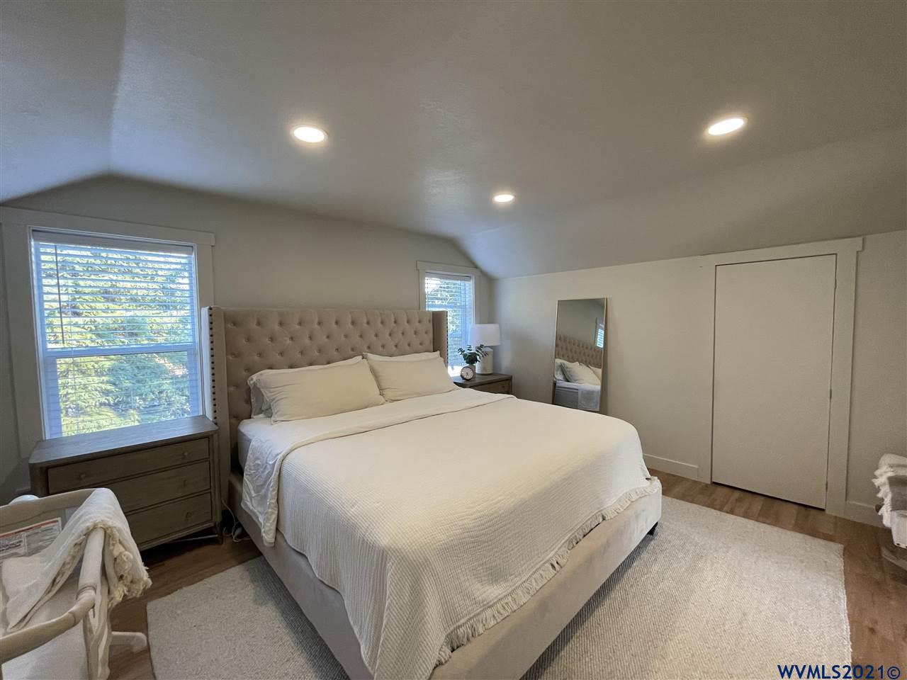 8232 Squirrel Hill Road Southeast Salem, OR 97306 - Photo 14 of 40 Gallery Image 14