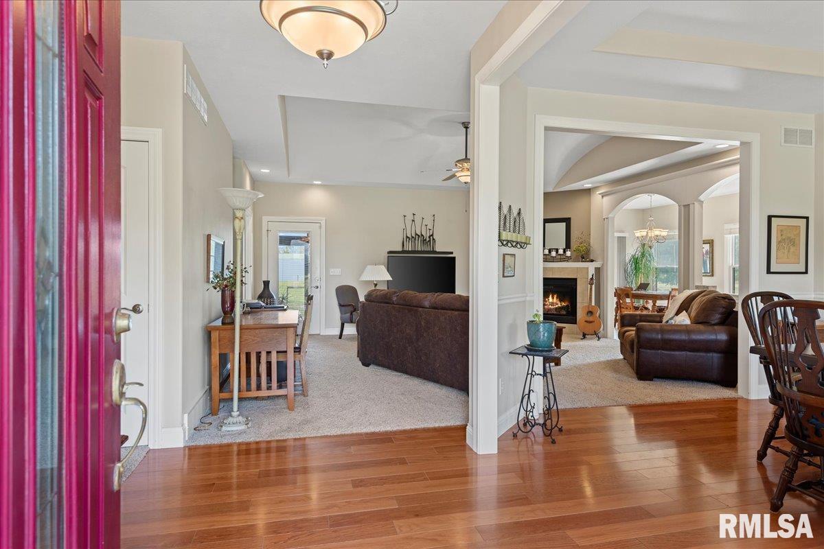 2650 Roby Road Mechanicsburg, IL 62545 - Photo 4 of 77 Gallery Image 4