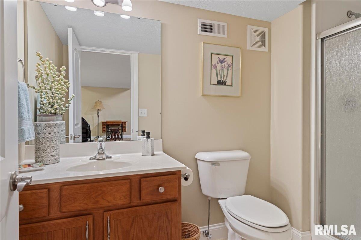 2650 Roby Road Mechanicsburg, IL 62545 - Photo 46 of 77 Gallery Image 46
