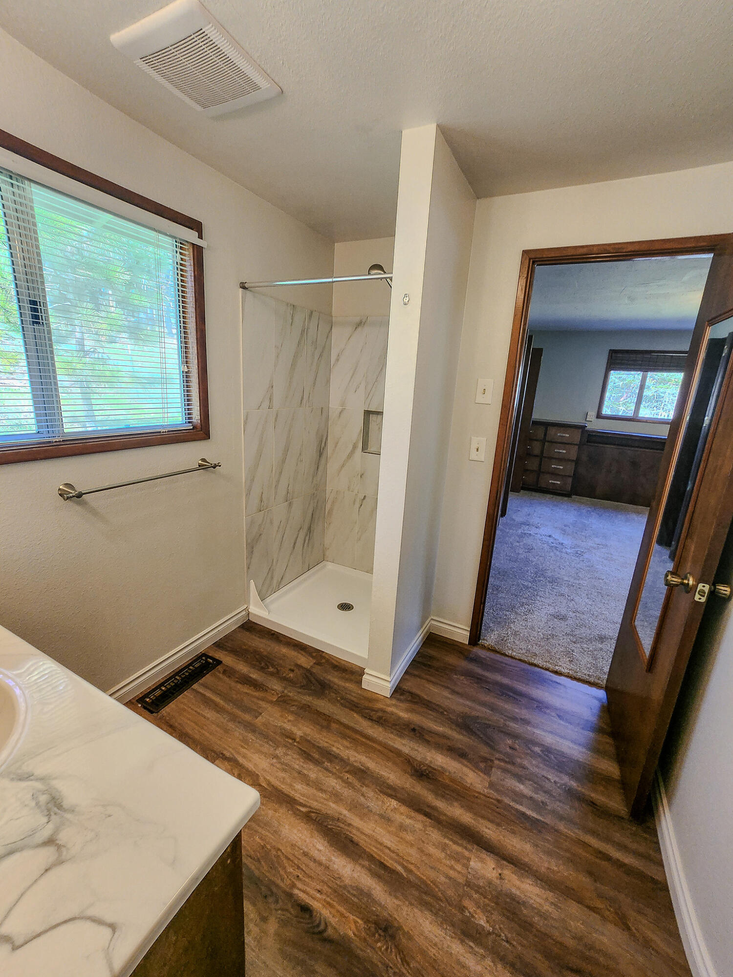 1707 Robinson Road Grants Pass, OR 97527 - Photo 24 of 40 Primary Bath