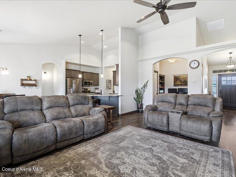8023 North Darlena Loop Coeur D'Alene, ID 83815 - Photo 11 of 46 14-Living Room
