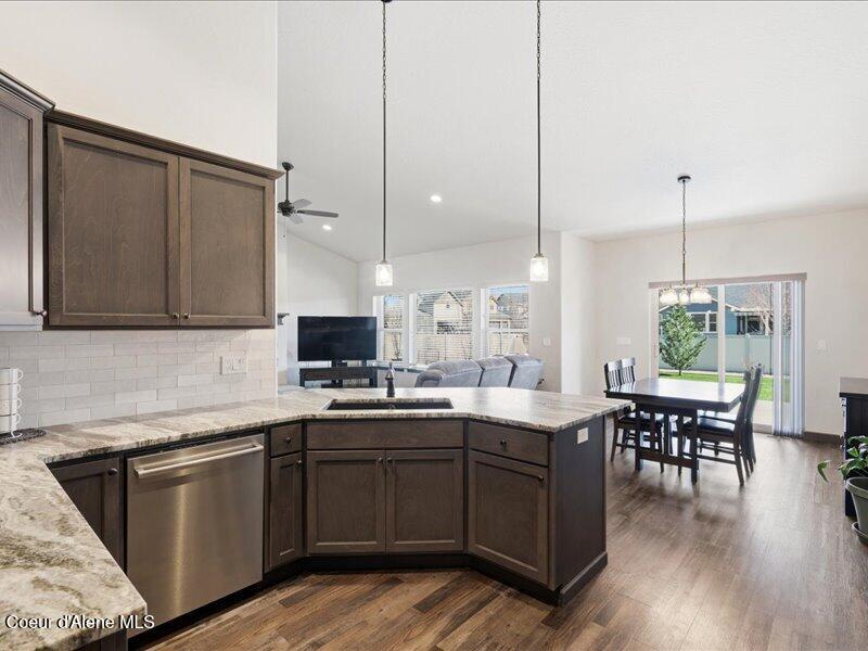 8023 North Darlena Loop Coeur D'Alene, ID 83815 - Photo 12 of 46 21-Kitchen