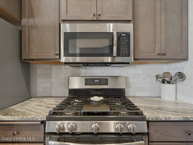 8023 North Darlena Loop Coeur D'Alene, ID 83815 - Photo 15 of 46 23-Kitchen