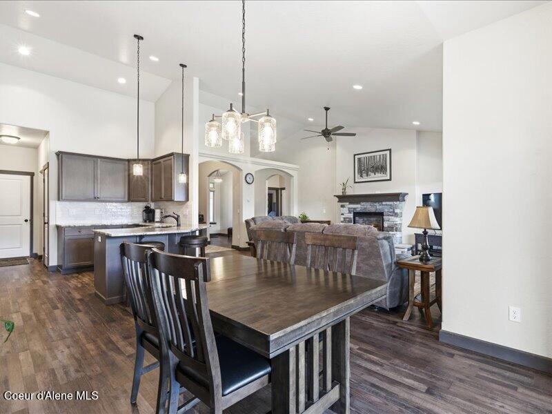 8023 North Darlena Loop Coeur D'Alene, ID 83815 - Photo 16 of 46 17-Dining Area
