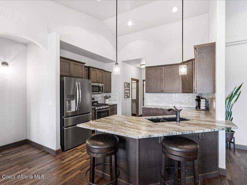 8023 North Darlena Loop Coeur D'Alene, ID 83815 - Photo 17 of 46 18-Kitchen