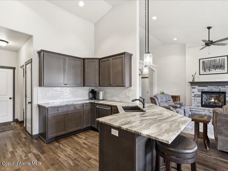 8023 North Darlena Loop Coeur D'Alene, ID 83815 - Photo 18 of 46 20-Kitchen