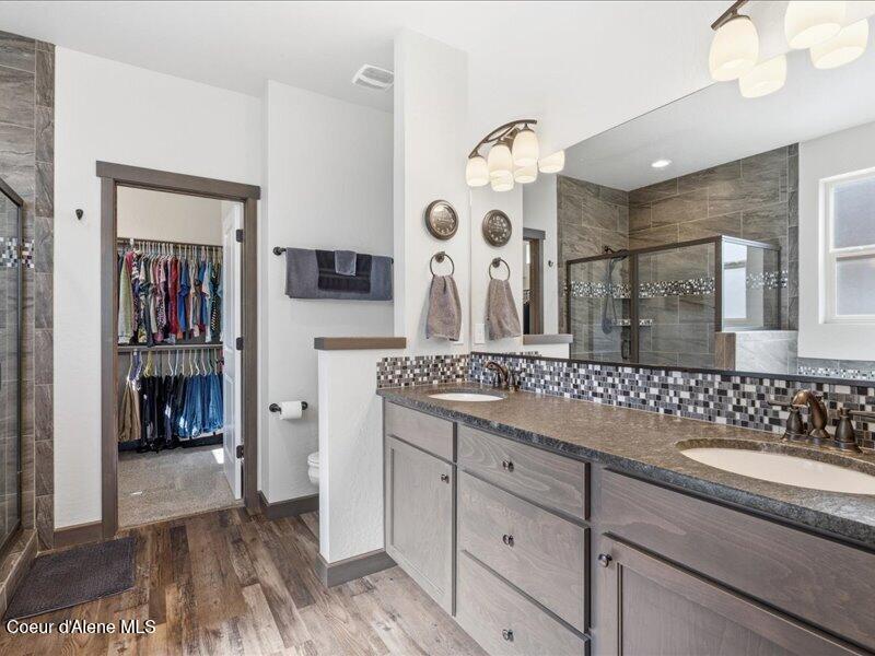 8023 North Darlena Loop Coeur D'Alene, ID 83815 - Photo 22 of 46 27-Primary Bathroom