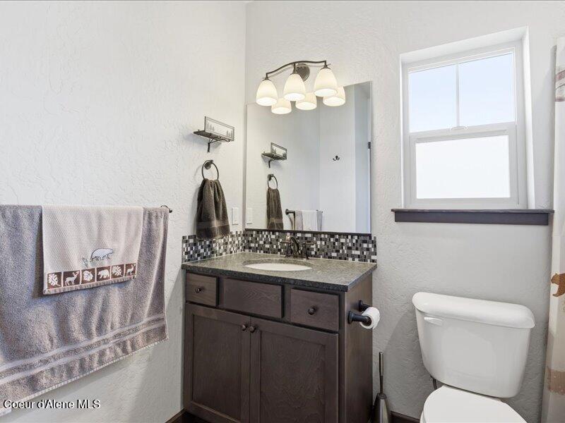 8023 North Darlena Loop Coeur D'Alene, ID 83815 - Photo 27 of 46 33-Full Bath