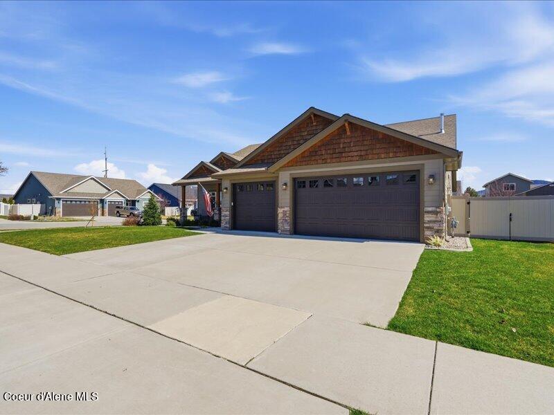 8023 North Darlena Loop Coeur D'Alene, ID 83815 - Photo 4 of 46 07-Front of Home