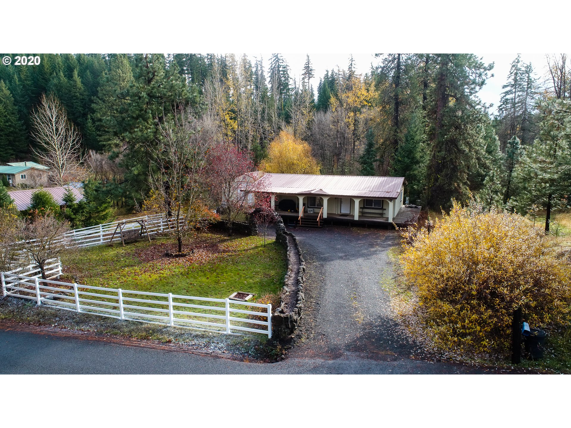 18 Acme Road White Salmon, WA 98672 - Photo 2 of 21