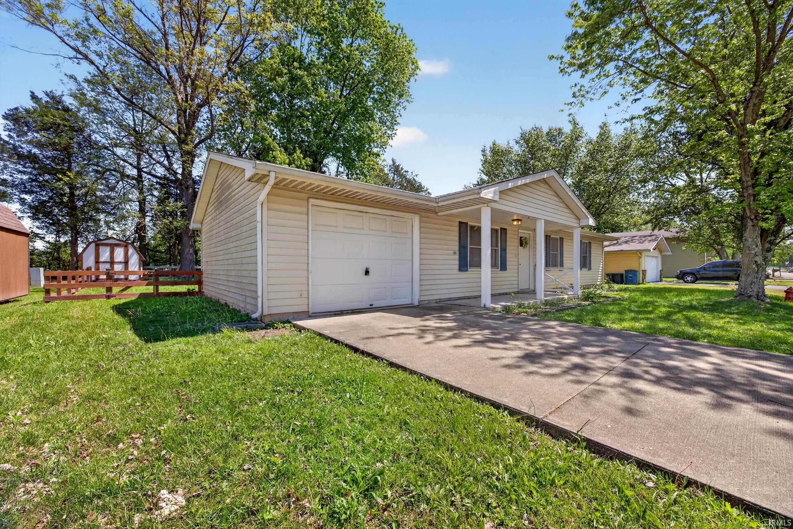 126 Hel Mar Drive Mitchell, IN 47446 - Photo 2 of 34