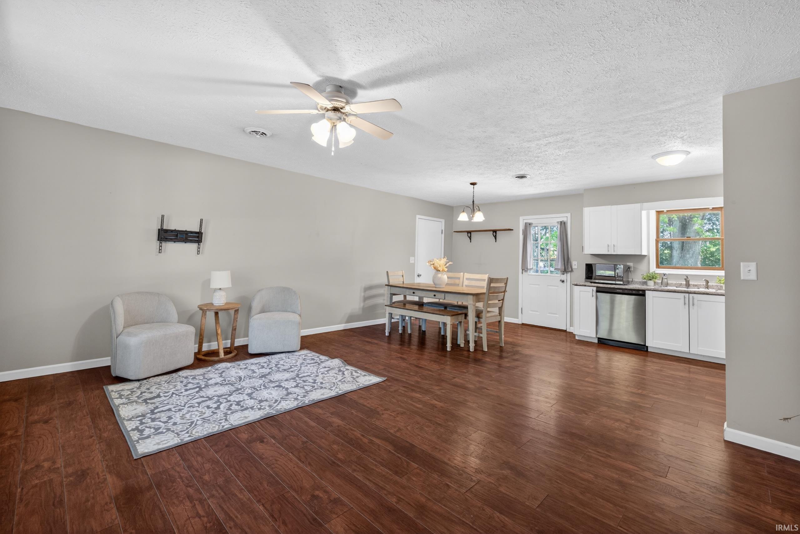 126 Hel Mar Drive Mitchell, IN 47446 - Photo 6 of 34