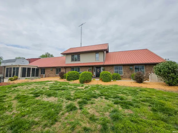 $234,900 | 872 County Road 150 North, Grayville, IL 62844