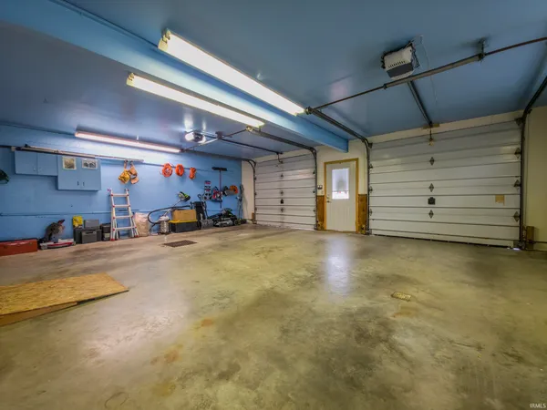$234,900 | 872 County Road 150 North, Grayville, IL 62844