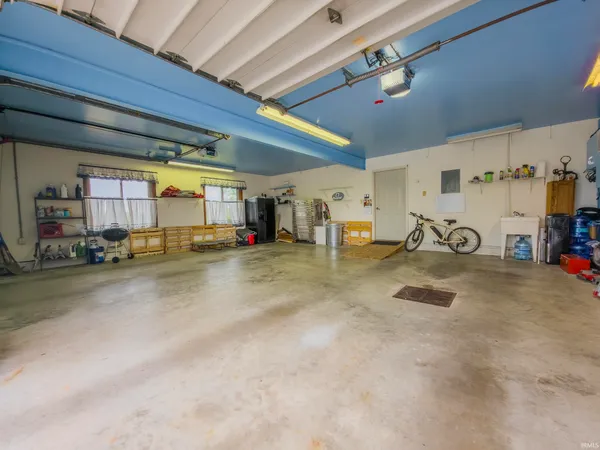 $234,900 | 872 County Road 150 North, Grayville, IL 62844