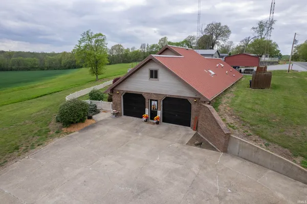 $234,900 | 872 County Road 150 North, Grayville, IL 62844