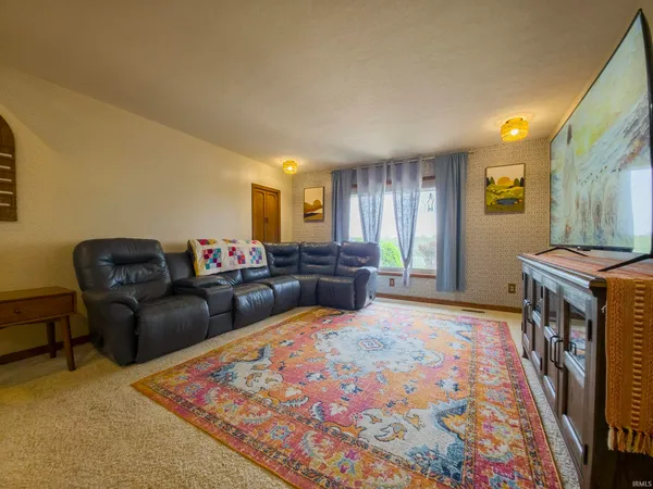 $234,900 | 872 County Road 150 North, Grayville, IL 62844