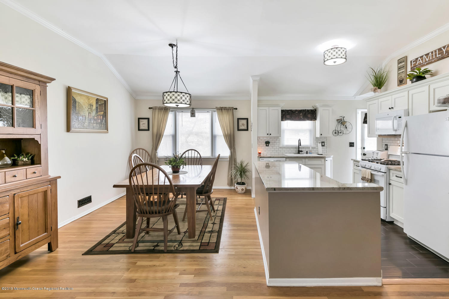 267 Edgemoor Road Belford, NJ 07718 - Photo 3 of 20 267 Edgemoor Rd Belford NJ-large-009-4-1