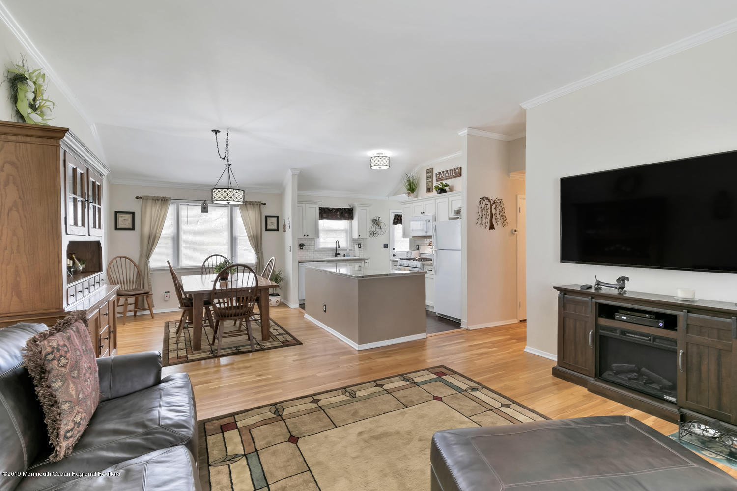 267 Edgemoor Road Belford, NJ 07718 - Photo 5 of 20 267 Edgemoor Rd Belford NJ-large-012-8-1