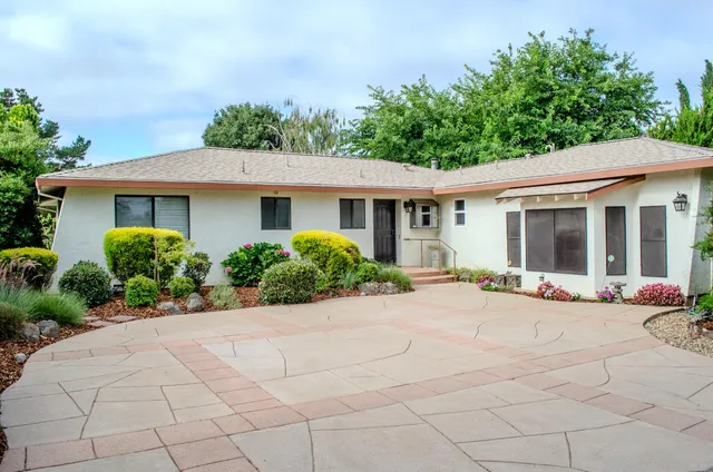 $725,000 | 2482 Collier Road East, Acampo, CA 95220