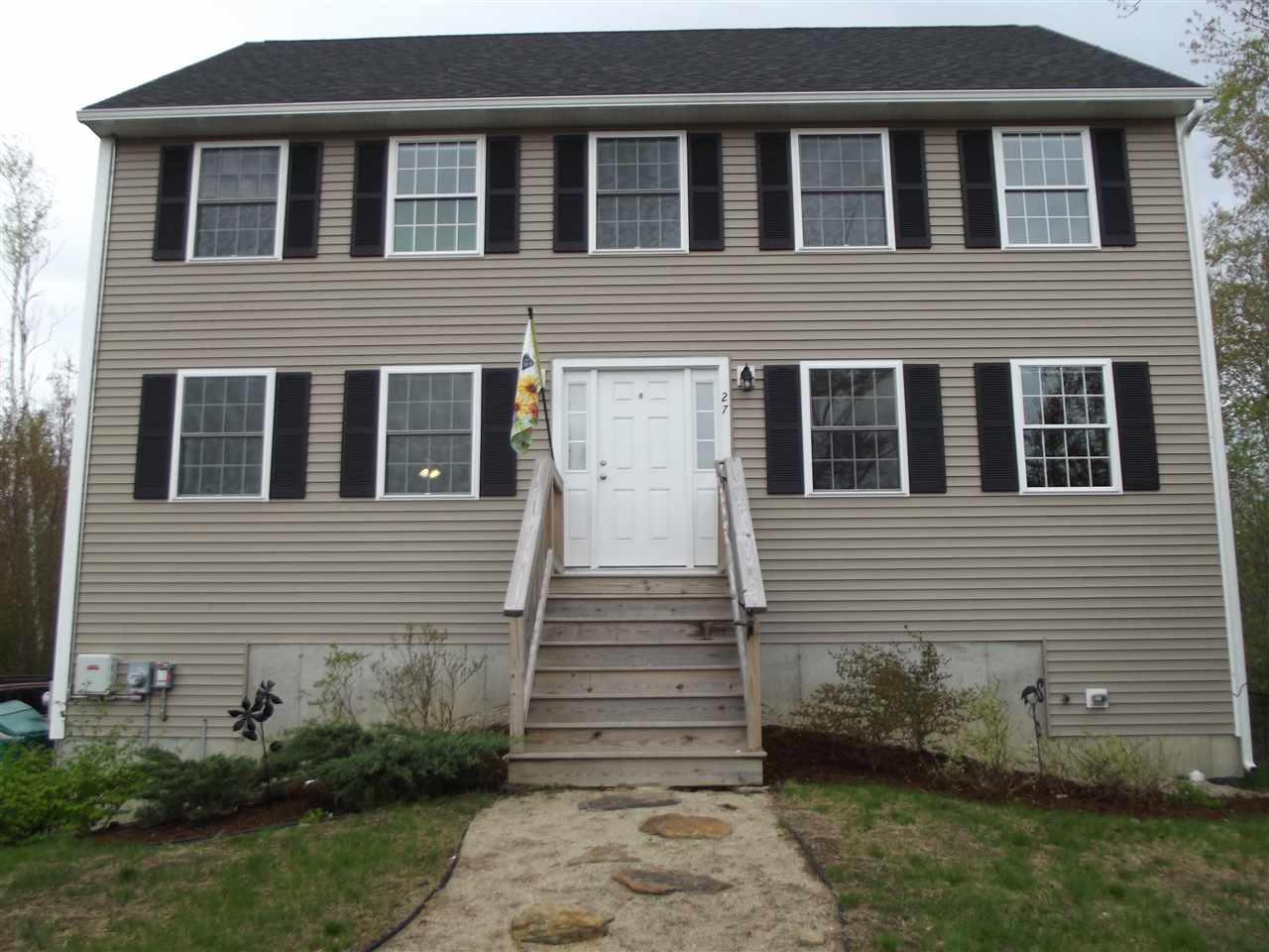 27 Collins Circle Rochester, NH 03867 - Photo 1 of 40