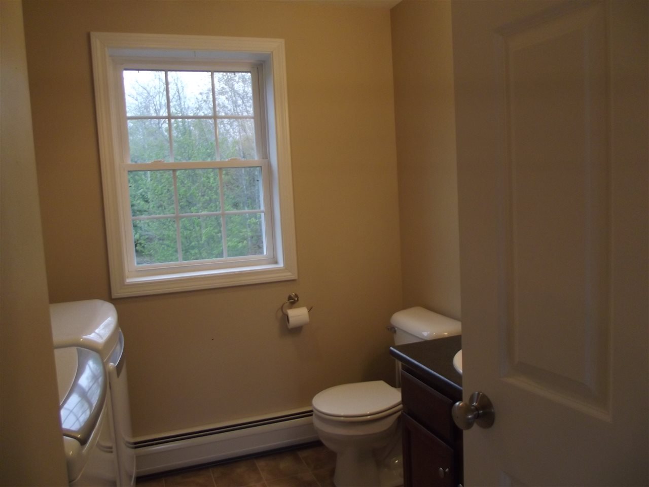 27 Collins Circle Rochester, NH 03867 - Photo 17 of 40