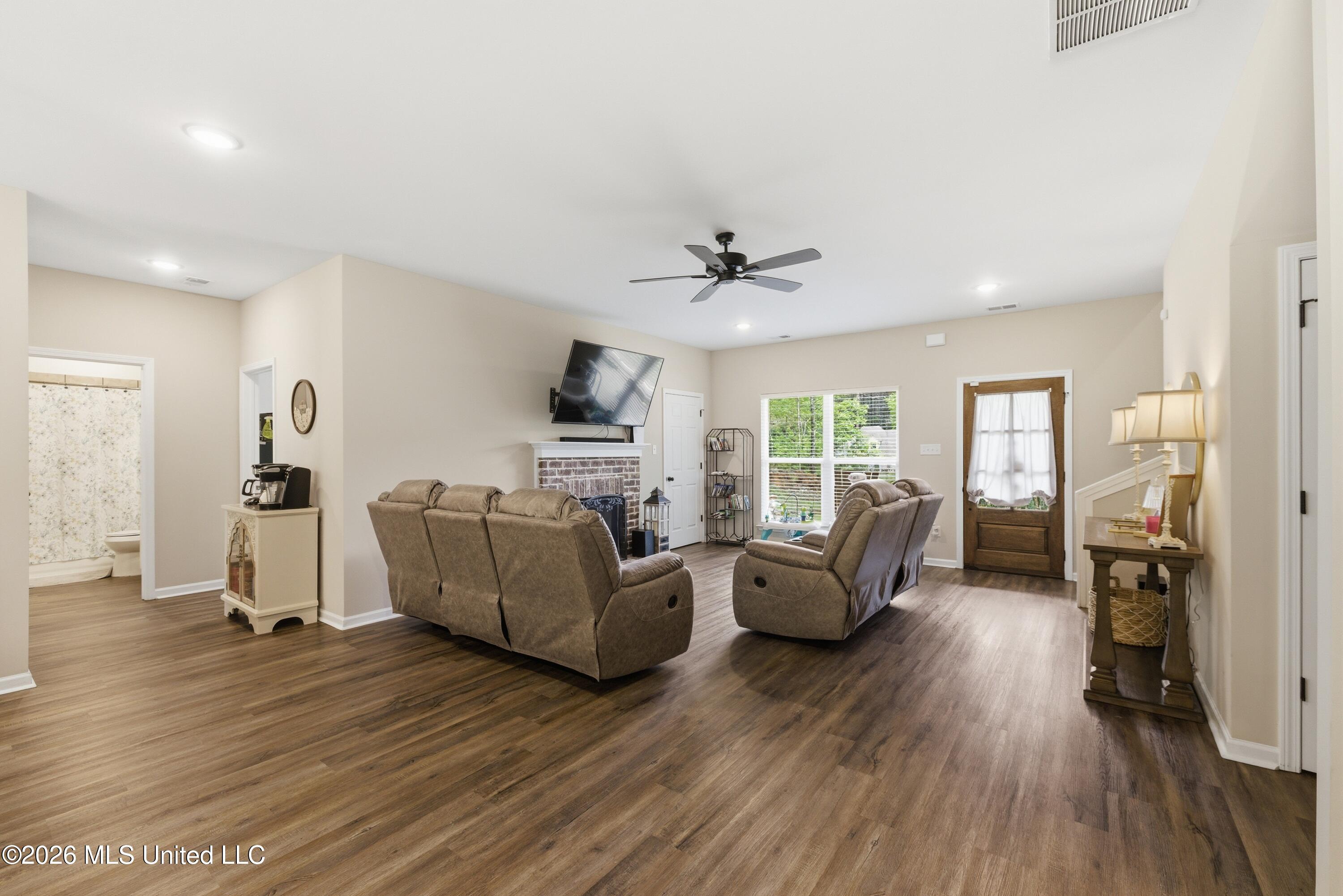 205 Clover Cove Coldwater, MS 38618 - Photo 5 of 29 934A1646