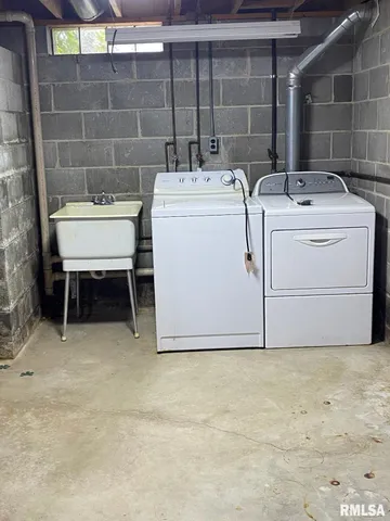 $175,000 | 226 4th Avenue West, Andalusia, IL 61232